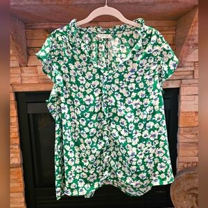 OLIVIA GREY - GREEN & WHITE FLORAL SLEEVELESS BUTTON W/ RUFFLED TRIM